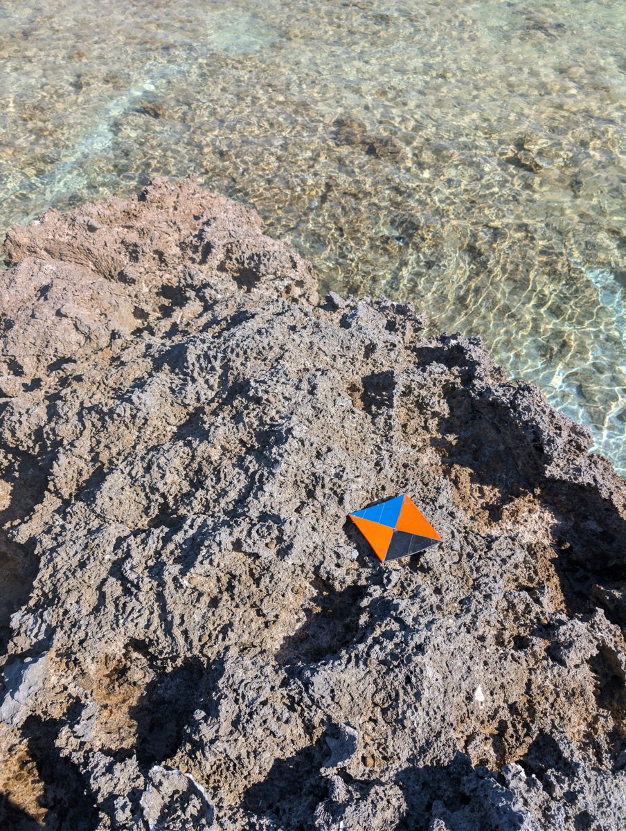 HS117 unclear break note: Short audio is unclear; likely a note about an easily broken HS117 sample or outcrop piece.